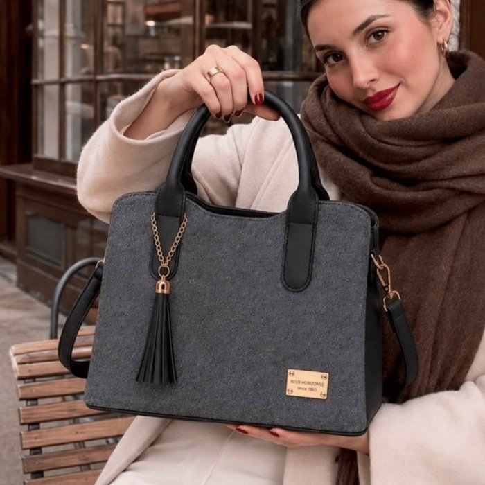 Bolsa Dama Ejecutiva con Borla y Correa Larga