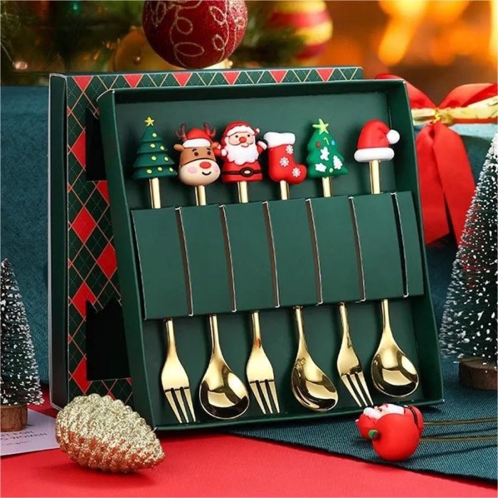 Set de 6 Cubiertos Navideños Dorados con Caja de Regalo